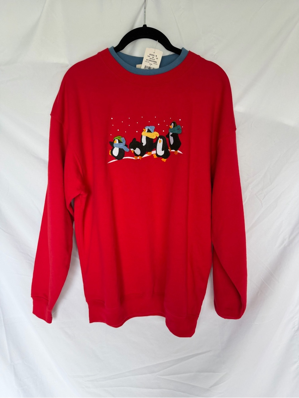 Vintage Red Crewneck Sweatshirt Christmas Sweater with Penguin Embroidery